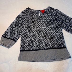 Long symmetrical pattern blouse. Business casual. Small.